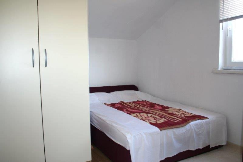 App Dzafic Apartment Vrh  ภายนอก รูปภาพ